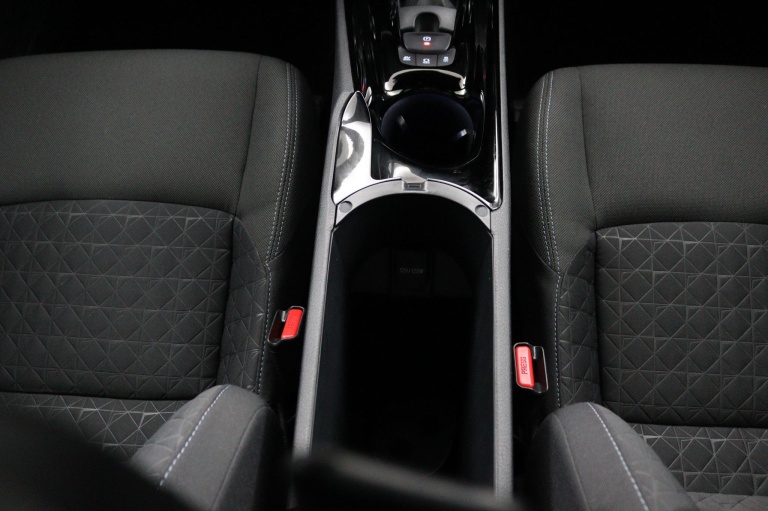 Toyota C-HR - 2.0 Hybrid First Edition 25