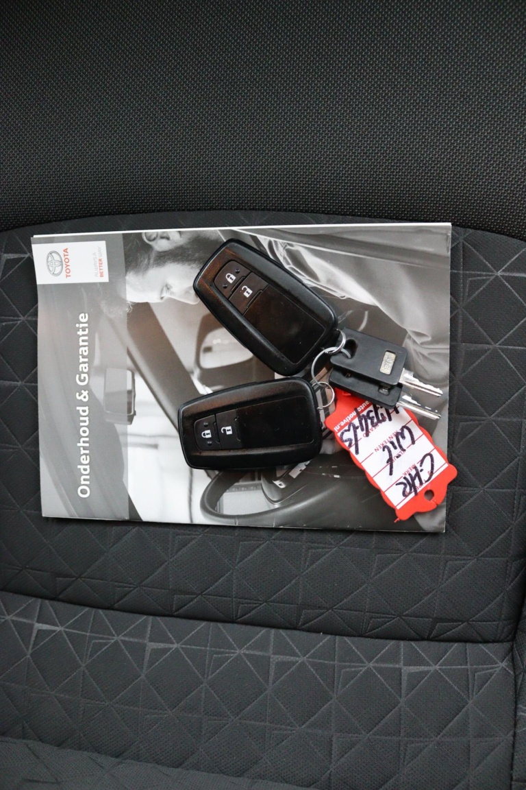 Toyota C-HR - 2.0 Hybrid First Edition 26