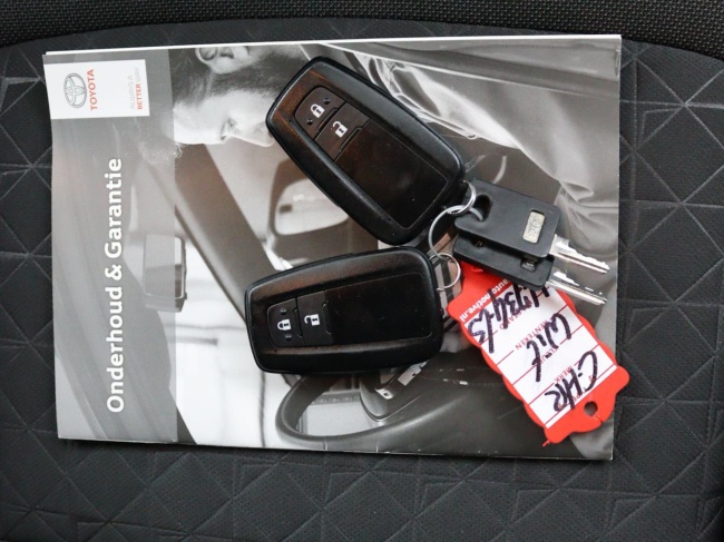 Toyota C-HR - 2.0 Hybrid First Edition