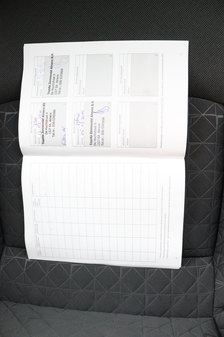 Toyota C-HR - 2.0 Hybrid First Edition 27