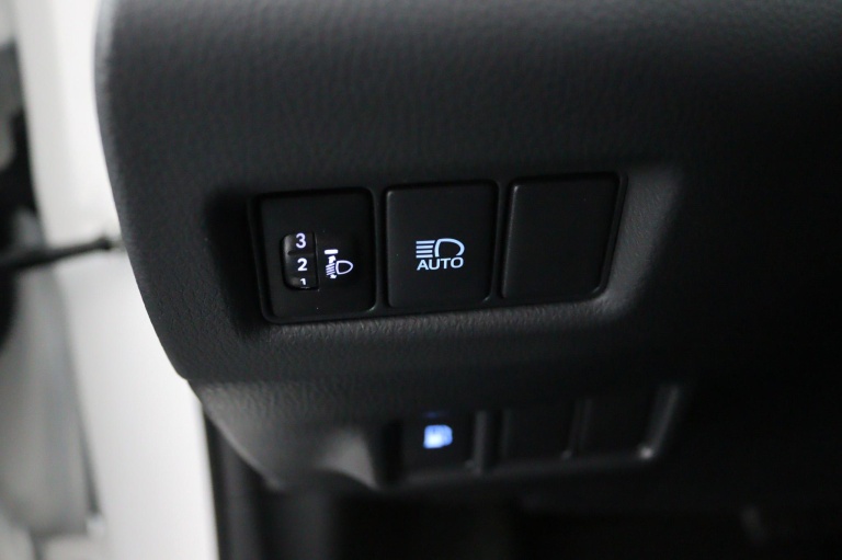 Toyota C-HR - 2.0 Hybrid First Edition 32