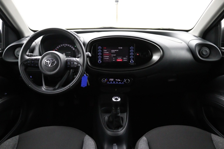 Toyota Aygo X - 1.0 VVT-i MT first 11