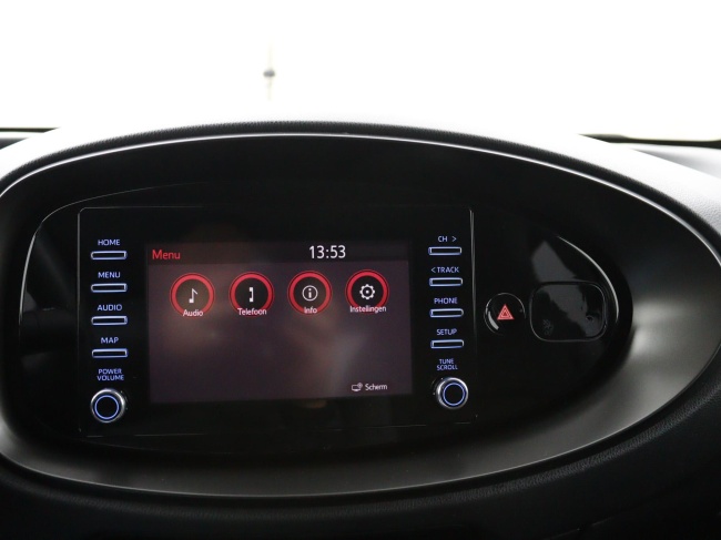 Toyota Aygo X - 1.0 VVT-i MT first