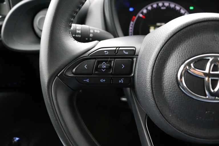 Toyota Aygo X - 1.0 VVT-i MT first 17