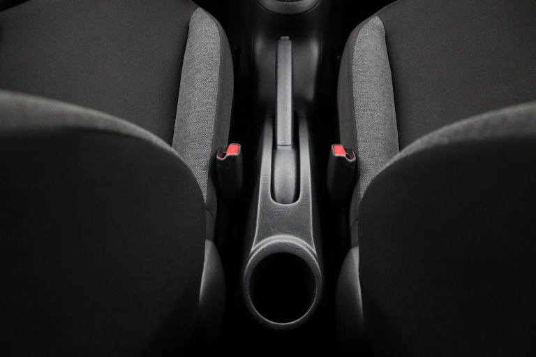 Toyota Aygo X - 1.0 VVT-i MT first 26