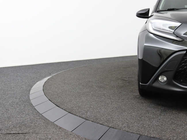 Toyota Aygo X - 1.0 VVT-i MT first