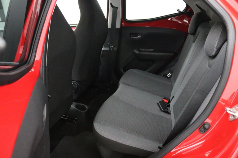 Toyota Aygo - 1.0 VVT-i x-joy Limited Automaat 12