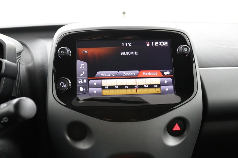 Toyota Aygo - 1.0 VVT-i x-joy Limited Automaat 16