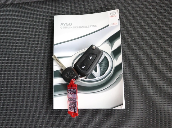 Toyota Aygo - 1.0 VVT-i x-joy Limited Automaat
