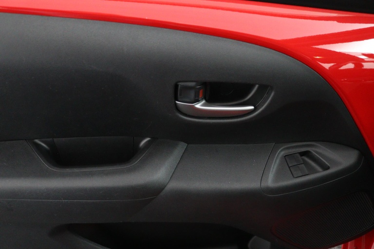 Toyota Aygo - 1.0 VVT-i x-joy Limited Automaat 30