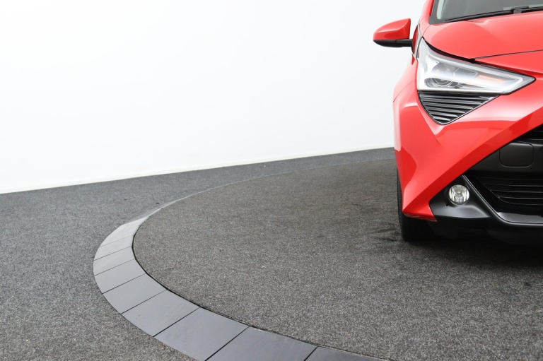 Toyota Aygo - 1.0 VVT-i x-joy Limited Automaat 33