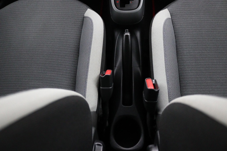 Toyota Aygo - 1.0 VVT-i x-joy Limited Automaat 36