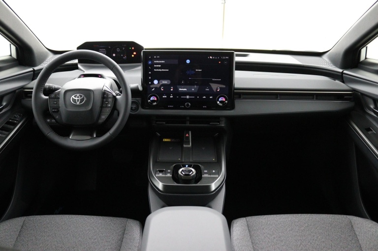 Toyota bZ4X - Dynamic 73 kWh 12