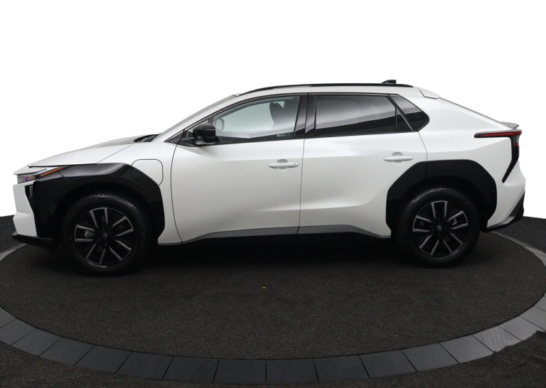 Toyota bZ4X - Dynamic 73 kWh 5