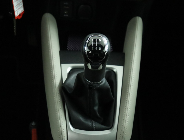 Nissan Micra - 0.9 IG-T N-Connecta 27