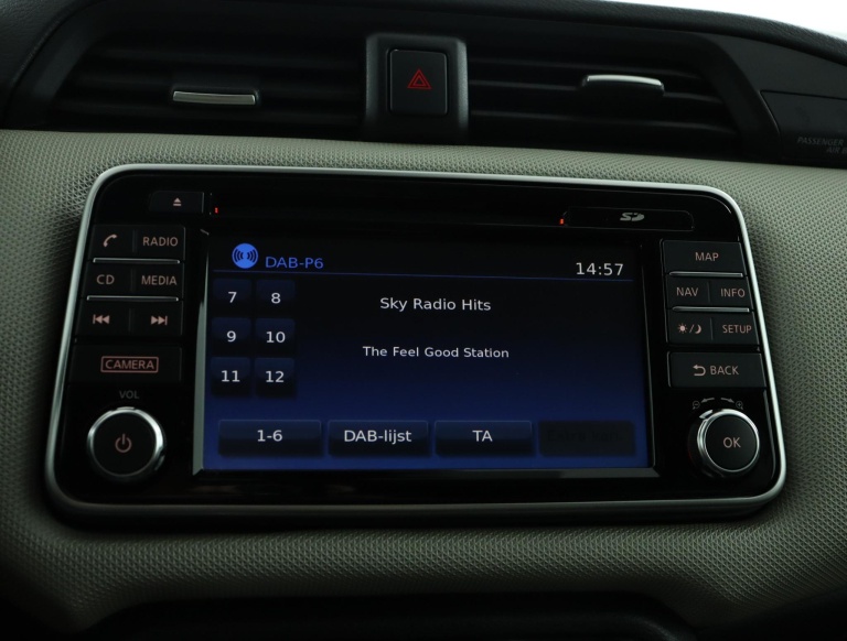 Nissan Micra - 0.9 IG-T N-Connecta 8