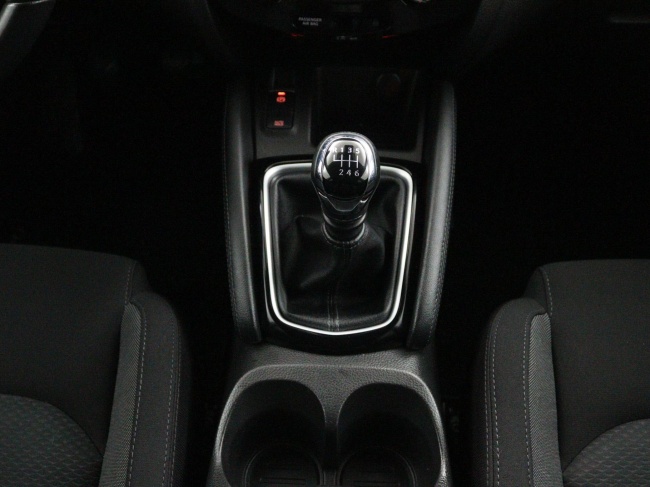 Nissan Qashqai - 1.2 N-Connecta
