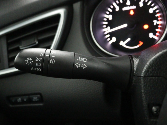 Nissan Qashqai - 1.2 N-Connecta