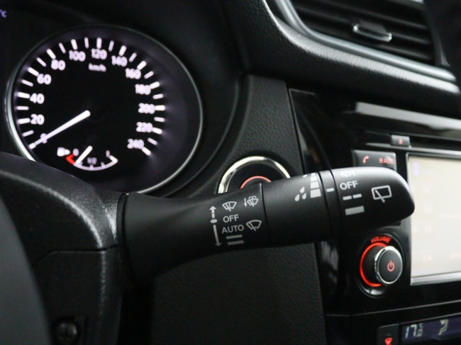 Nissan Qashqai - 1.2 N-Connecta