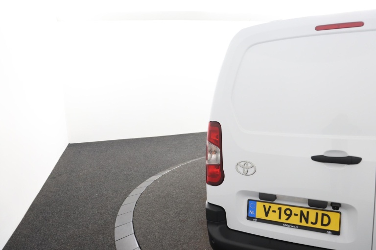 Toyota PROACE CITY Electric - Navigator Long 50 kWh 37