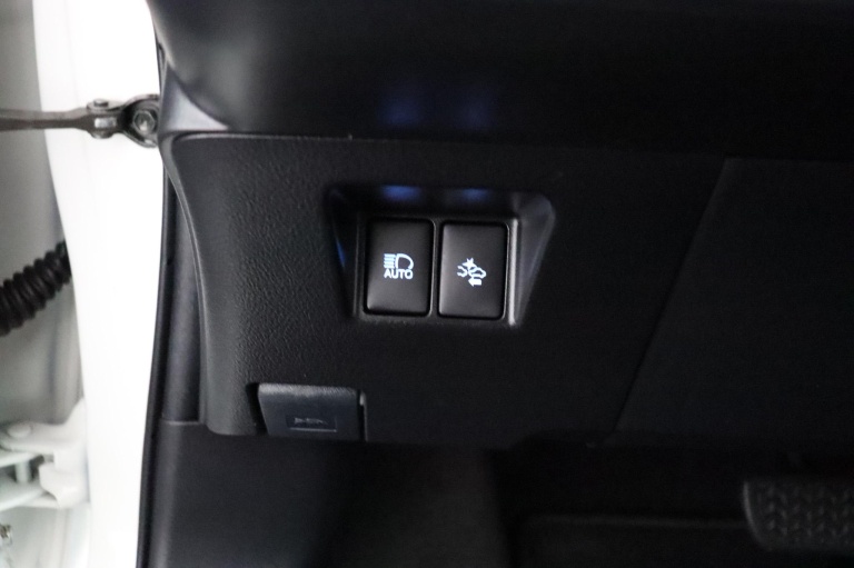 Toyota Yaris - 1.5 Hybrid Trend 31