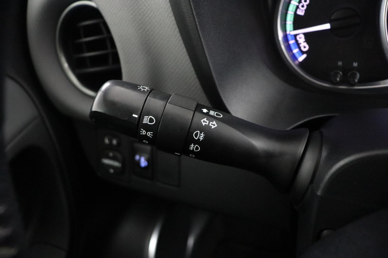 Toyota Yaris - 1.5 Hybrid Trend 32