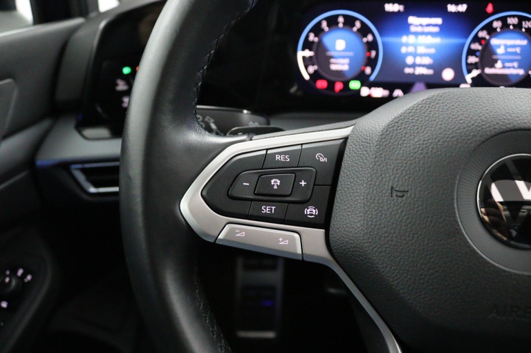 Volkswagen Golf - 1.5 eTSI Style 18