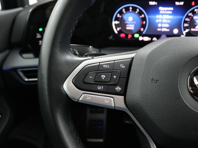 Volkswagen Golf - 1.5 eTSI Style