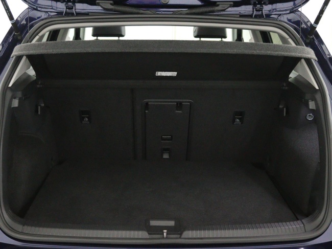 Volkswagen Golf - 1.5 eTSI Style