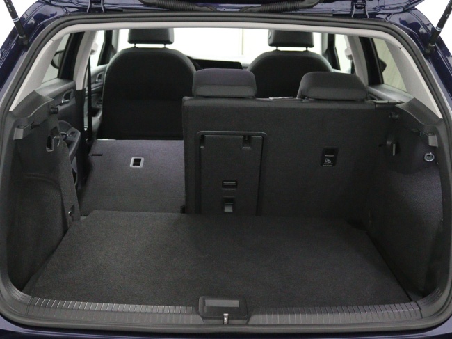 Volkswagen Golf - 1.5 eTSI Style