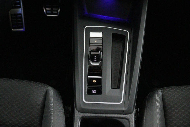 Volkswagen Golf - 1.5 eTSI Style 26