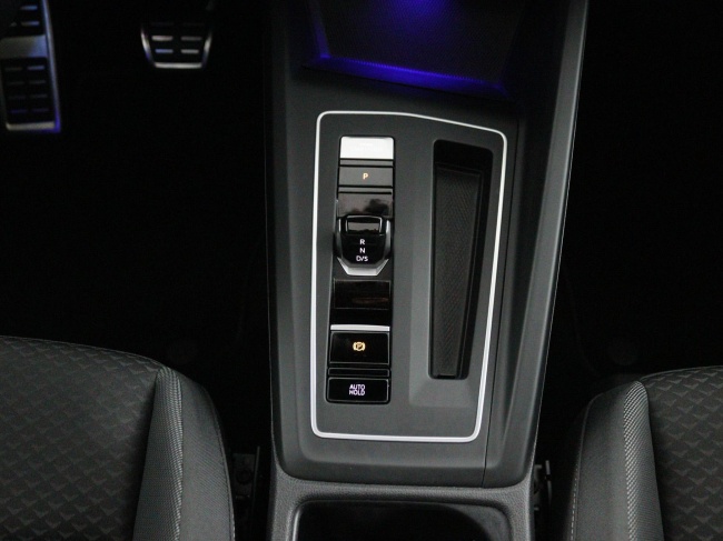 Volkswagen Golf - 1.5 eTSI Style