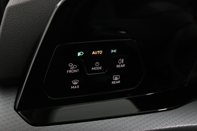 Volkswagen Golf - 1.5 eTSI Style 29