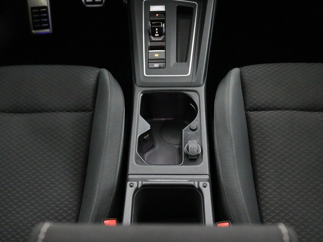 Volkswagen Golf - 1.5 eTSI Style