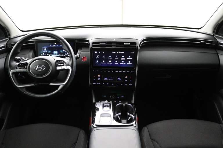 Hyundai Tucson - 1.6 T-GDI HEV Comfort Smart 9