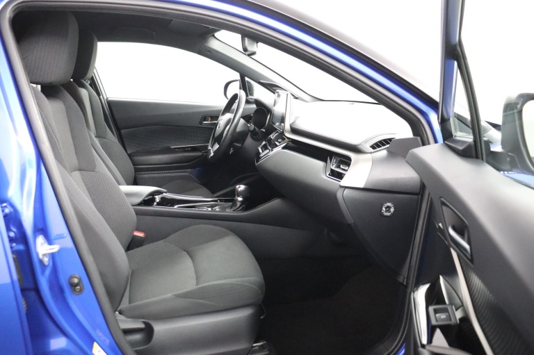 Toyota C-HR - 1.8 Hybrid Bi-Tone 19