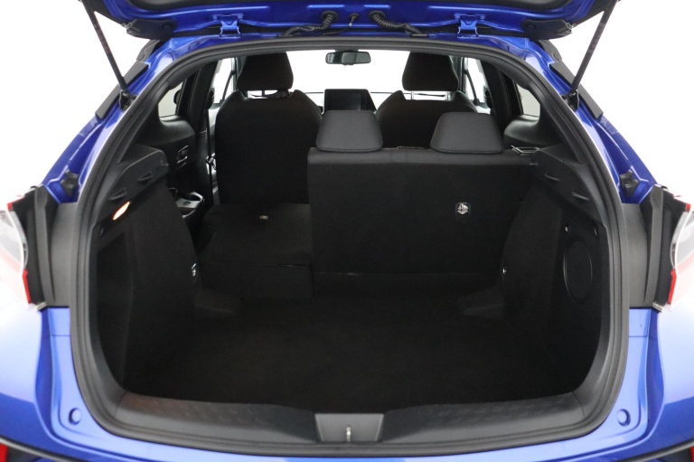 Toyota C-HR - 1.8 Hybrid Bi-Tone 25