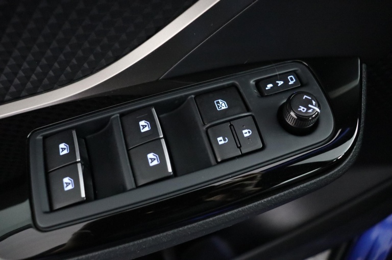 Toyota C-HR - 1.8 Hybrid Bi-Tone 28