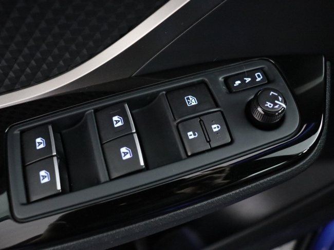 Toyota C-HR - 1.8 Hybrid Bi-Tone