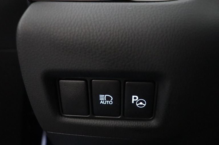 Toyota C-HR - 1.8 Hybrid Bi-Tone 29