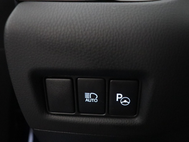 Toyota C-HR - 1.8 Hybrid Bi-Tone