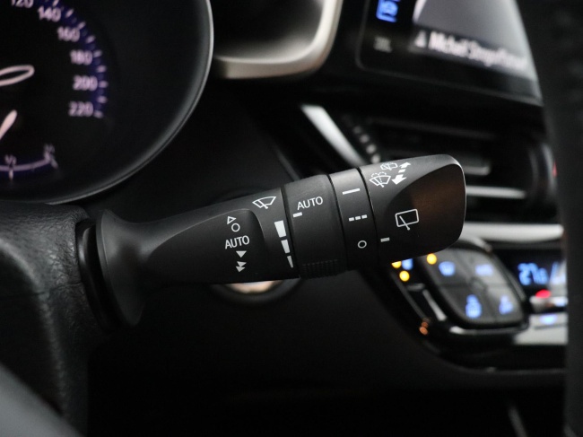 Toyota C-HR - 1.8 Hybrid Bi-Tone