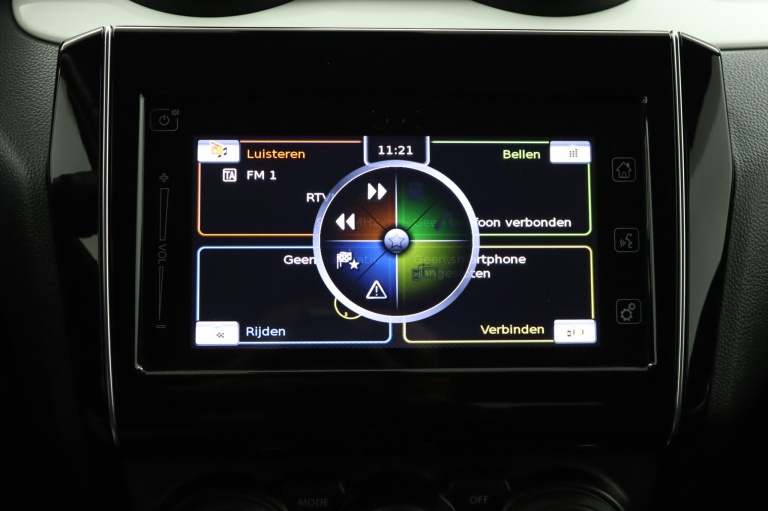 Suzuki Swift - 1.2 Stijl Smart Hybrid 55