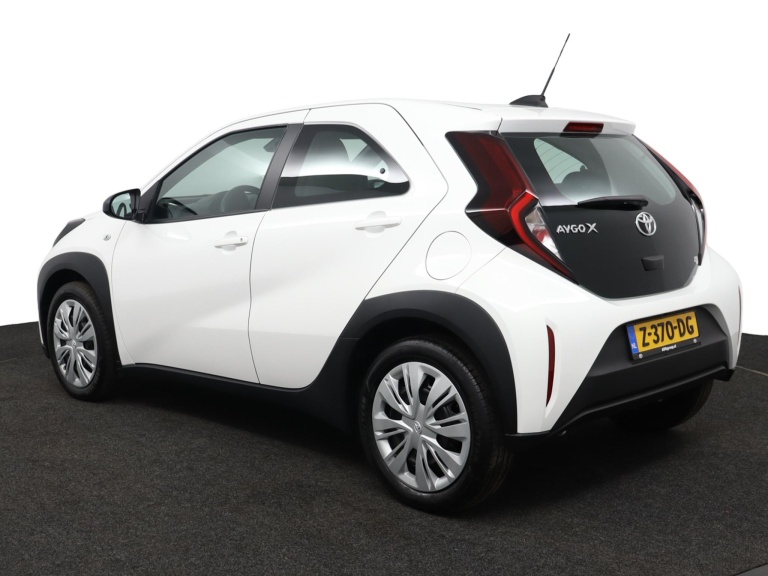 Toyota Aygo X - 1.0 VVT-i MT Play 12