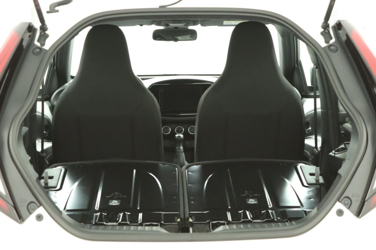 Toyota Aygo X - 1.0 VVT-i MT Play 26