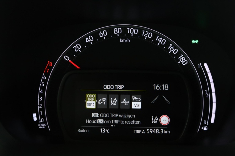 Toyota Aygo X - 1.0 VVT-i MT Play 49