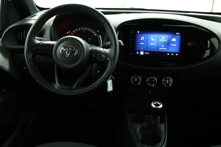 Toyota Aygo X - 1.0 VVT-i MT Play 58