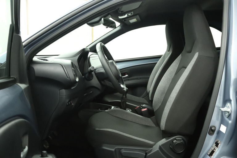 Toyota Aygo X - 1.0 VVT-i MT Play 17