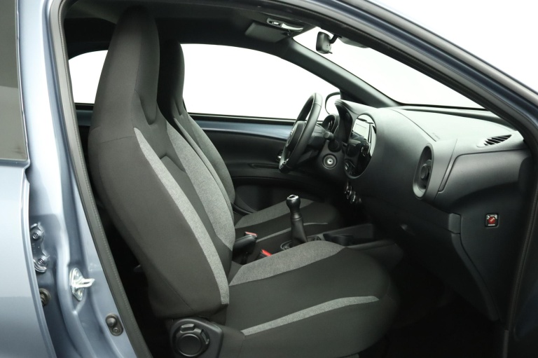 Toyota Aygo X - 1.0 VVT-i MT Play 22