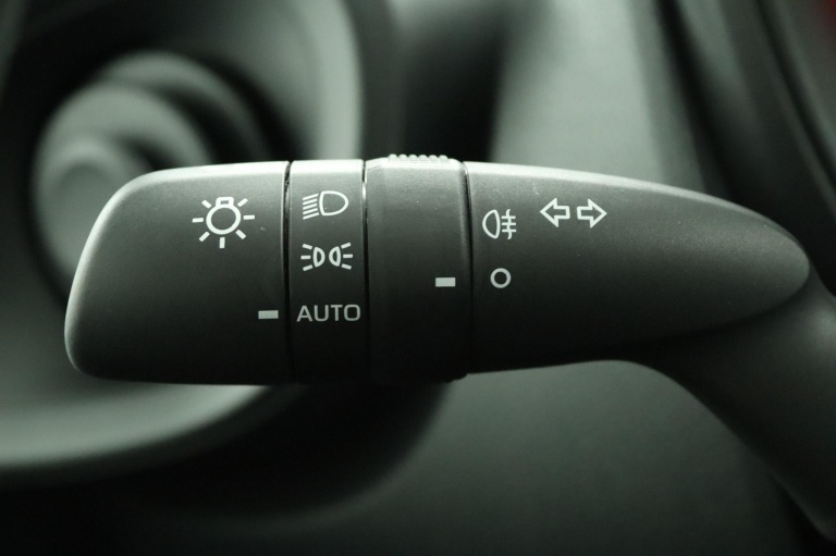 Toyota Aygo X - 1.0 VVT-i MT Play 30